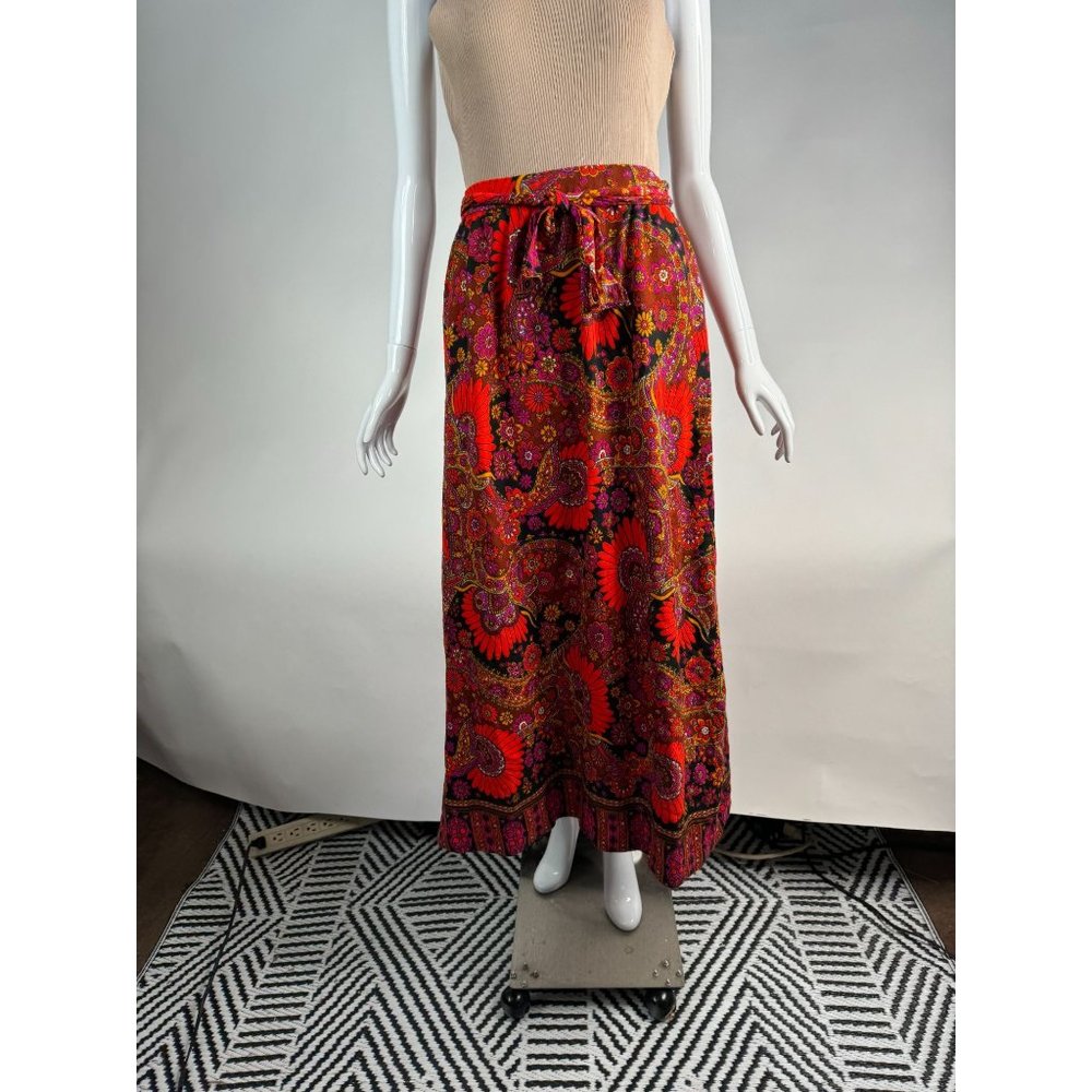 Custom Made Vintage 70s Paisley Maxi Skirt Size Small Red Boho Retro